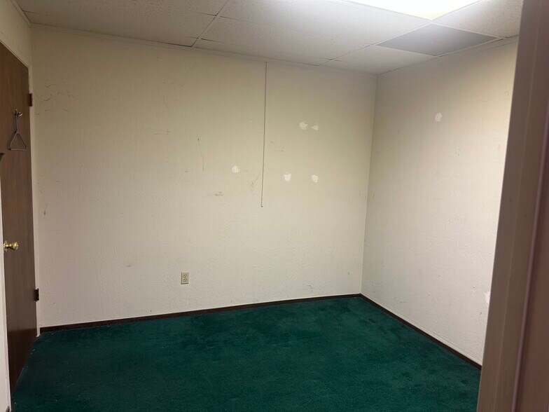7530-7580 Carmelo Ave, Tracy, CA à louer - Photo de l’immeuble – Image 3 sur 16