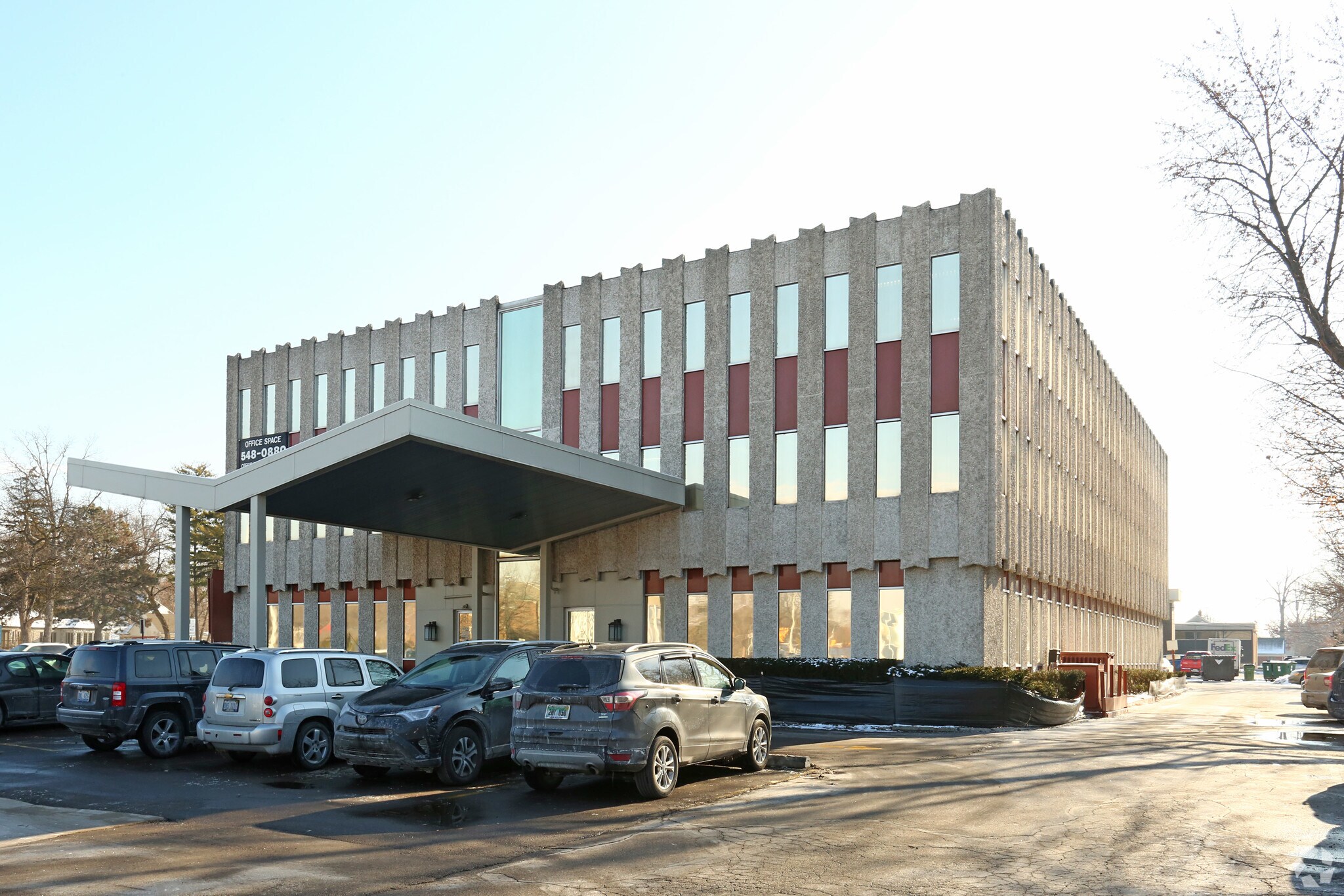 26711 Woodward Ave, Huntington Woods, MI à louer Photo de l’immeuble– Image 1 sur 5