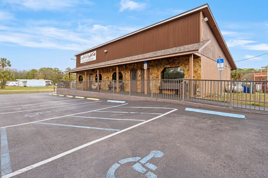 7390 Shoal Line Blvd, Weeki Wachee, FL à vendre - Photo de l’immeuble – Image 3 sur 61
