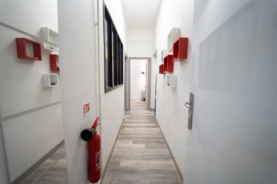 Local commercial dans Paris à louer - Photo de l’immeuble – Image 3 sur 7