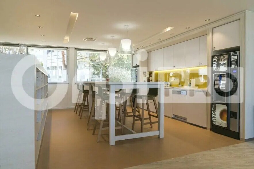 Bureau dans Mérignac à louer - Photo de l’immeuble – Image 1 sur 5