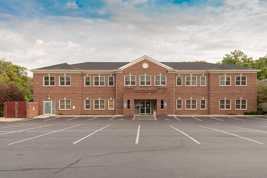 5150 E Galbraith Rd, Cincinnati, OH à louer - Photo de l’immeuble – Image 1 sur 5