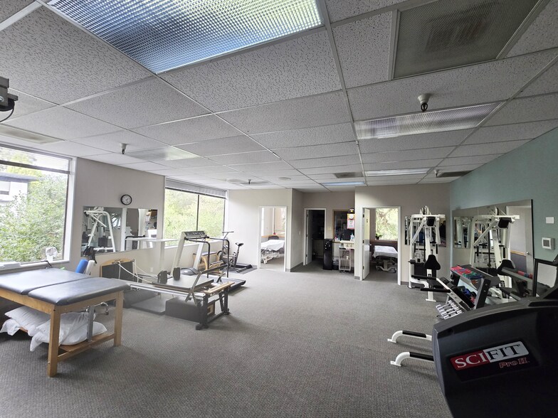 1225 Crane St, Menlo Park, CA à louer - Photo de l’immeuble – Image 2 sur 8