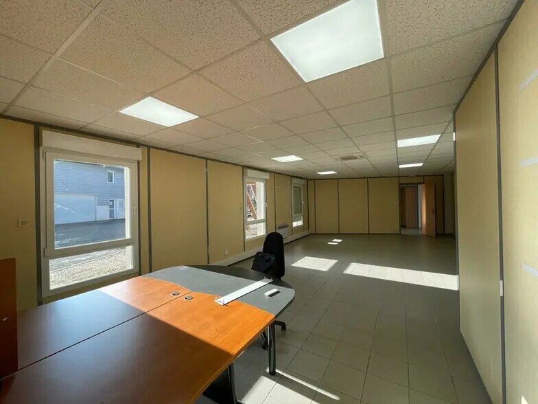 Bureau dans Bourgoin-Jallieu à louer - Photo intérieure – Image 3 sur 12