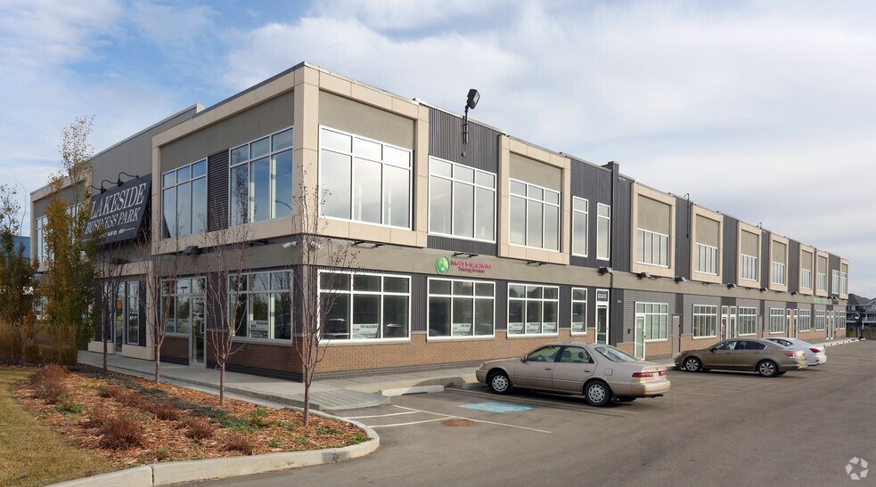 2307-2335 90B St SW, Edmonton, AB à vendre - Photo de l’immeuble – Image 1 sur 11