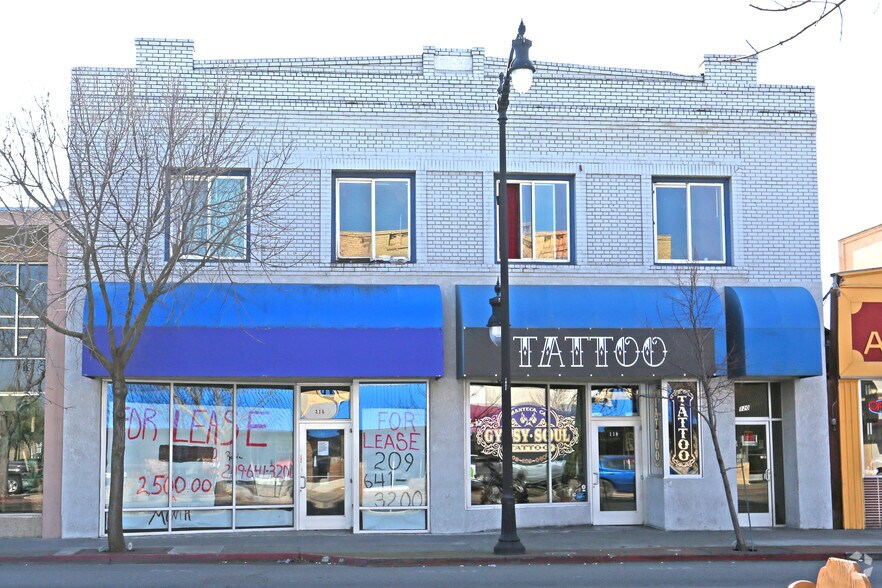 116-118 W Yosemite Ave, Manteca, CA à louer - Photo de l’immeuble – Image 2 sur 6