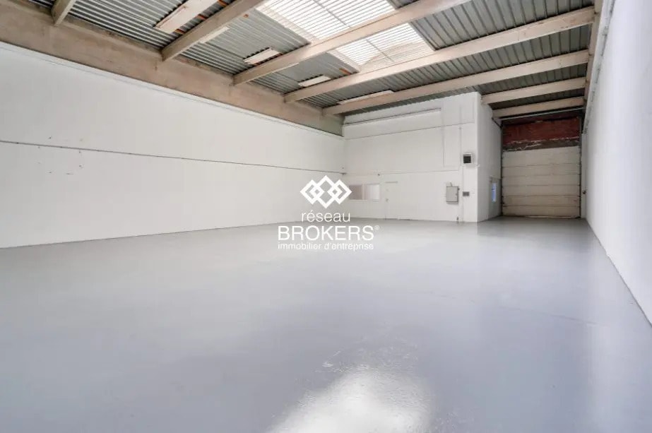 Industriel/Logistique dans SAINT-OUEN-L'AUMONE à louer Photo intérieure– Image 1 sur 4