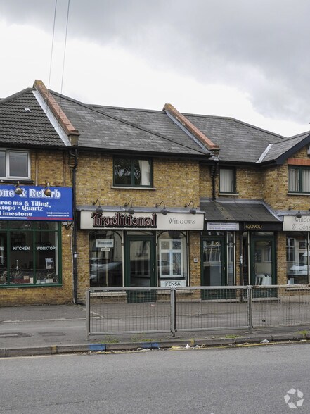 321 Hornchurch Rd, Hornchurch à louer - Photo principale – Image 1 sur 11