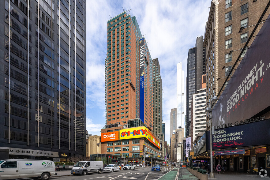 226 W 52nd St, New York, NY à louer - Photo principale – Image 1 sur 6