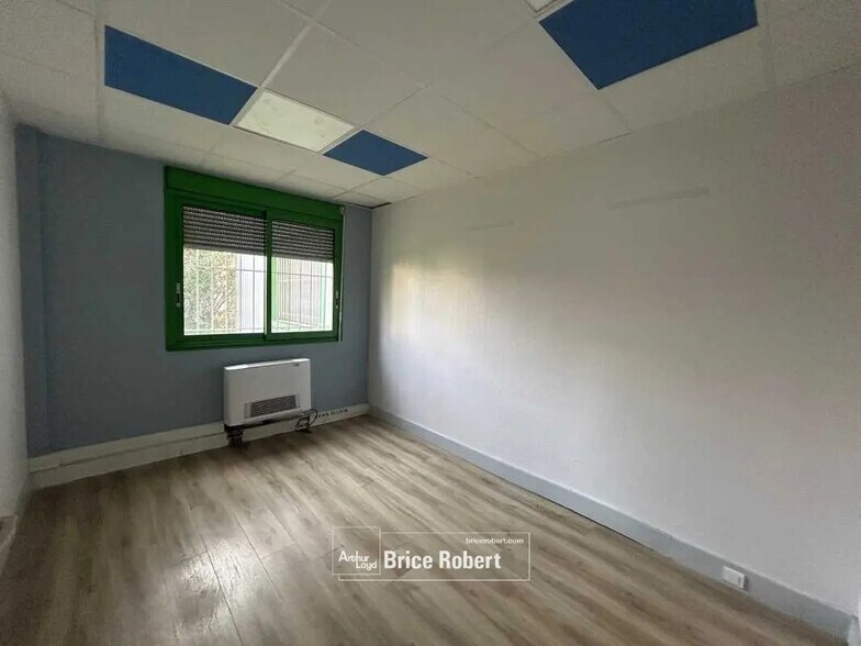 Industriel/Logistique dans Chassieu à vendre - Photo de l’immeuble – Image 2 sur 6