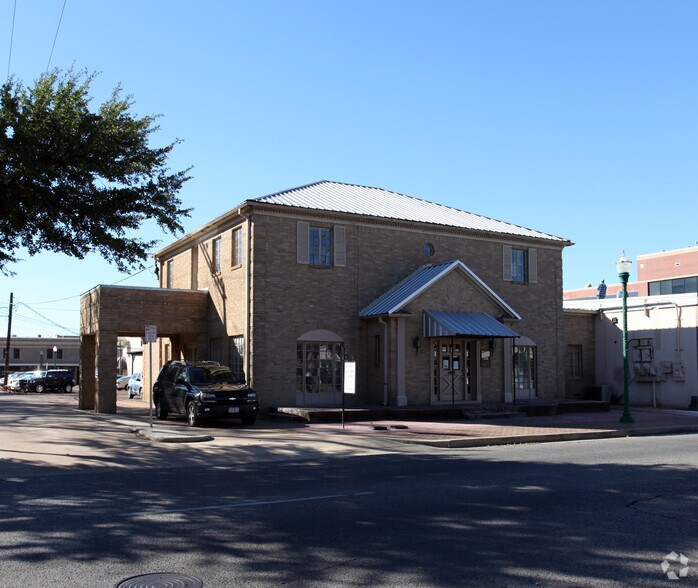 103 W Phillips St, Conroe, TX à vendre - Photo principale – Image 2 sur 2