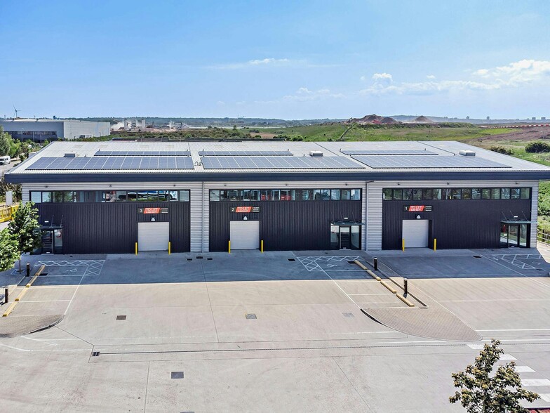 1 Reef St, Dagenham à louer - Photo de l’immeuble – Image 2 sur 6