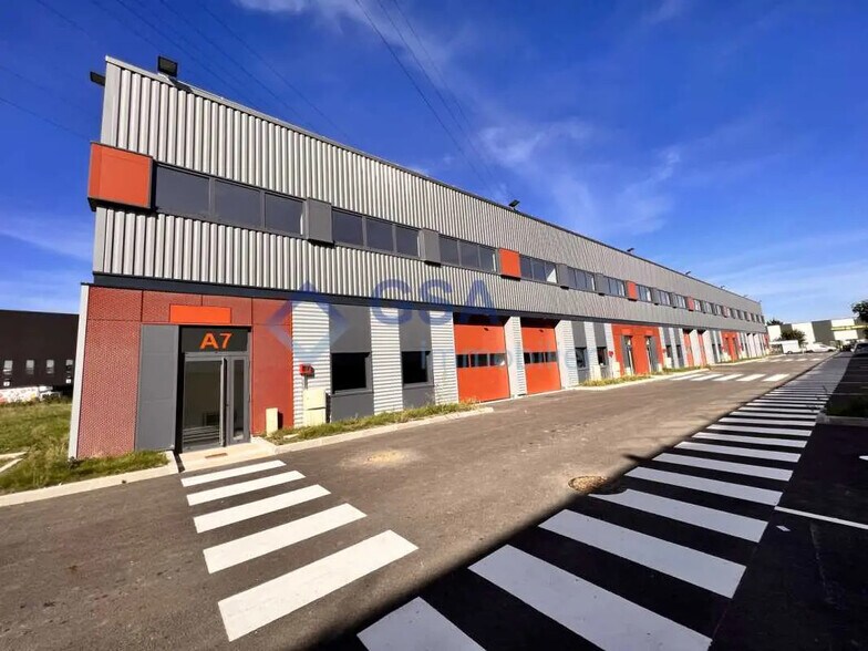 Bureau dans Corbeil-Essonnes à louer - Photo de l’immeuble – Image 1 sur 7