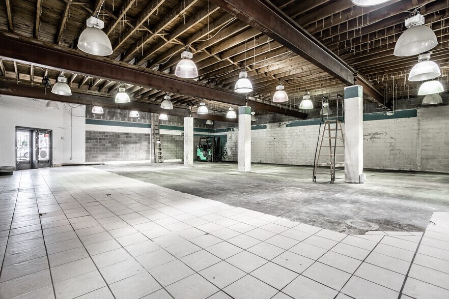 502 S Keystone Ave, Indianapolis, IN à vendre - Photo intérieure – Image 3 sur 21