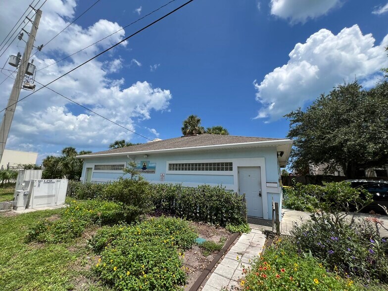 391 3rd Ave S, Jacksonville Beach, FL à louer - Photo de l’immeuble – Image 2 sur 17