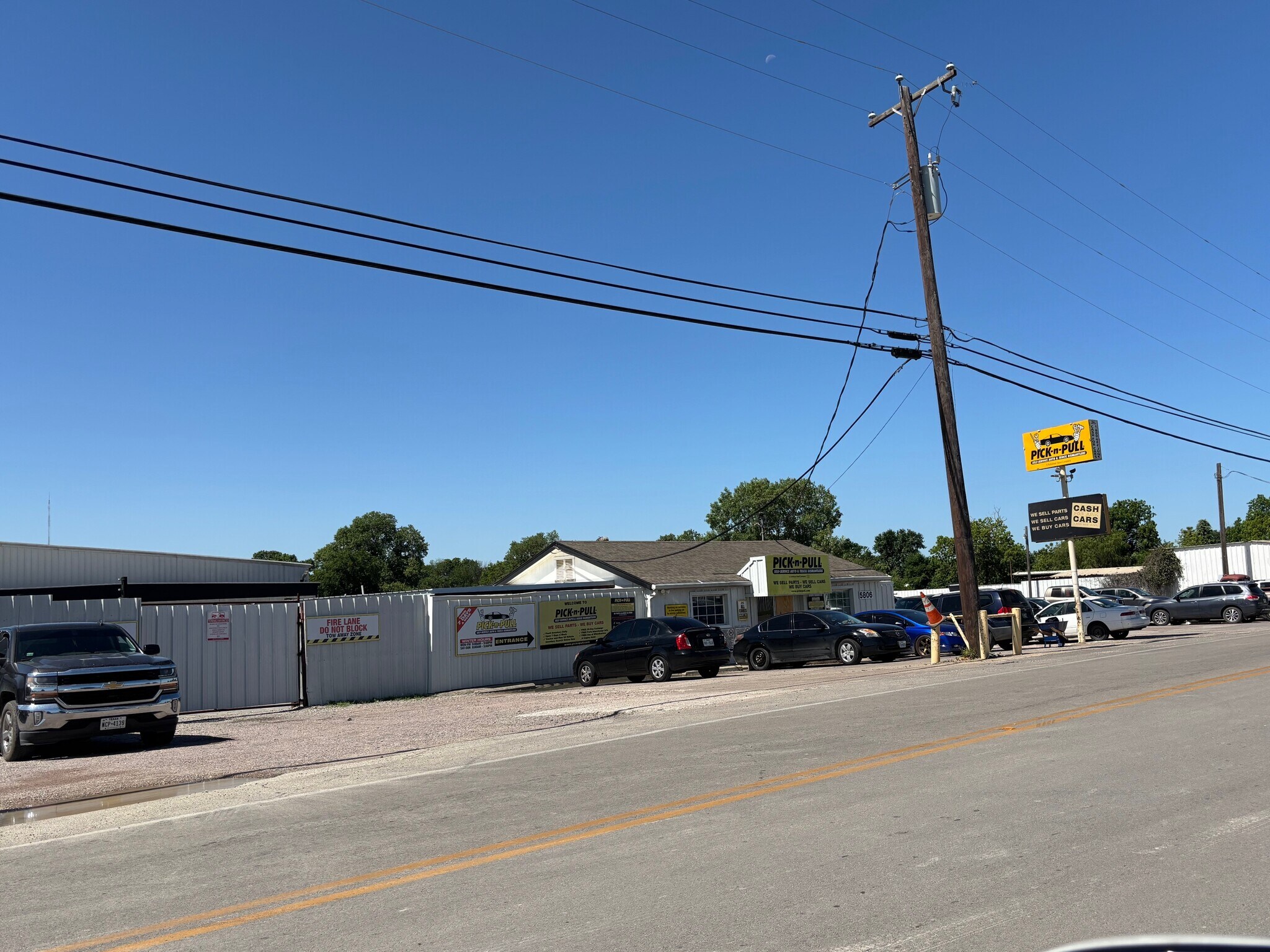 5806 Elliott Reeder Rd, Haltom City, TX à vendre Photo de l’immeuble– Image 1 sur 10