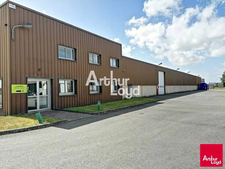 Local d’activités dans Châteaubourg à louer - Photo de l’immeuble – Image 1 sur 5