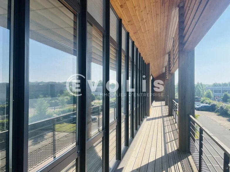 Local d’activités dans Collégien à louer - Photo de l’immeuble – Image 2 sur 5