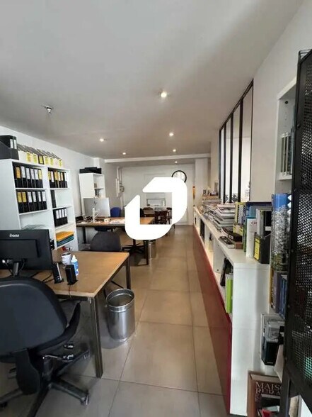 Bureau dans Paris à louer - Photo de l’immeuble – Image 2 sur 8