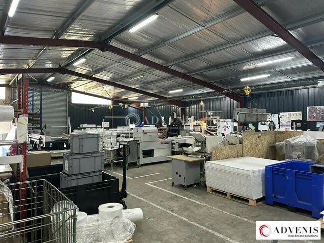 Plus de détails pour Local d’activités à vendre