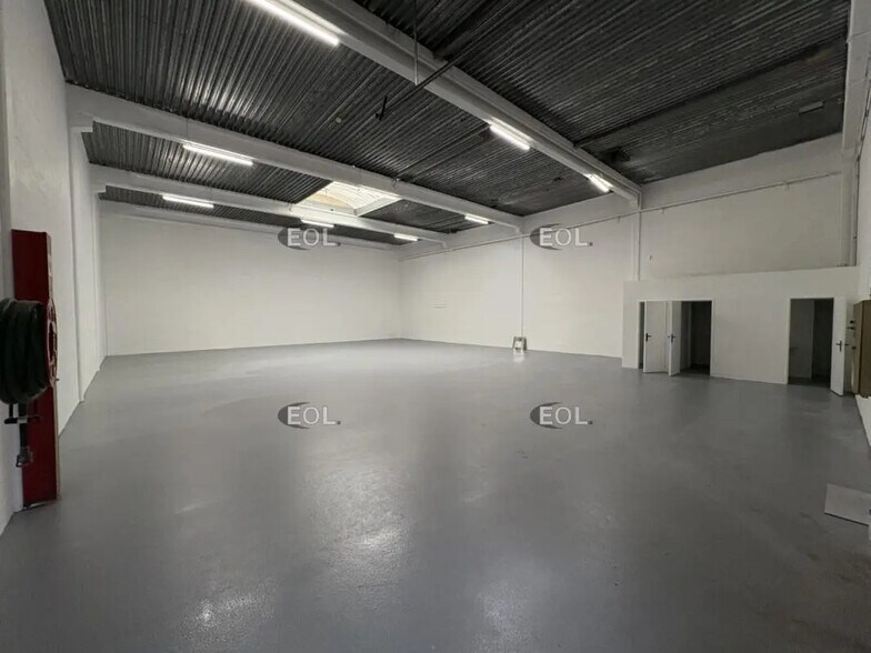 Local d’activités dans Éragny à louer - Photo intérieure – Image 2 sur 20