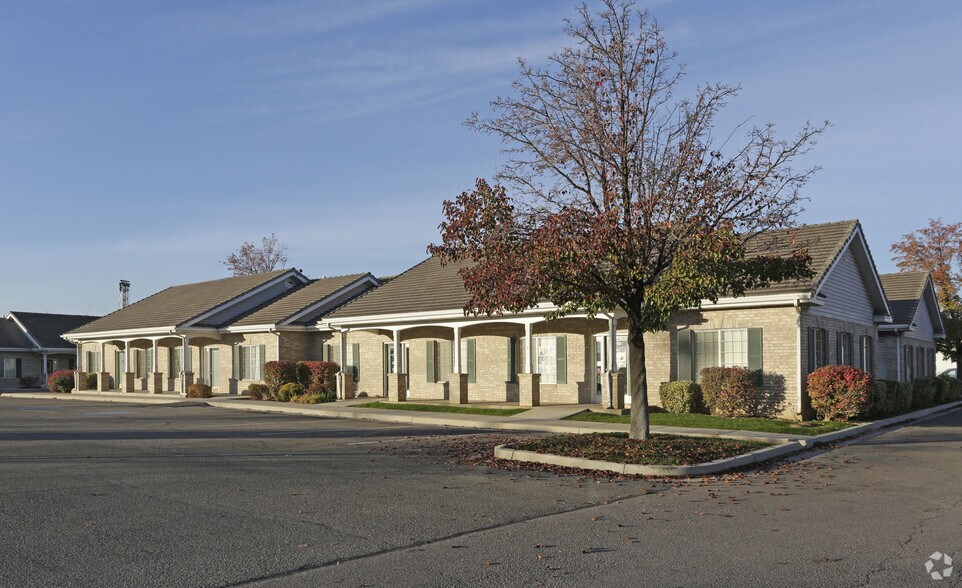 904-956 S Main St, Pleasant Grove, UT à louer - Photo principale – Image 1 sur 10