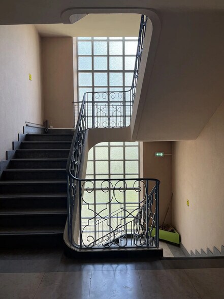 5 Avenue Du Vanel, Privas à vendre - Photo de l’immeuble – Image 3 sur 6