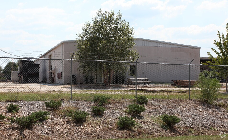 130 Pine Grove Rd, Locust Grove, GA à louer - Photo de l’immeuble – Image 2 sur 7