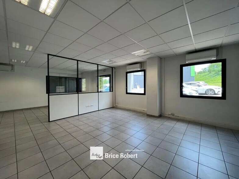 12 Rue Roger Planchon, Vénissieux à louer - Photo intérieure – Image 3 sur 5
