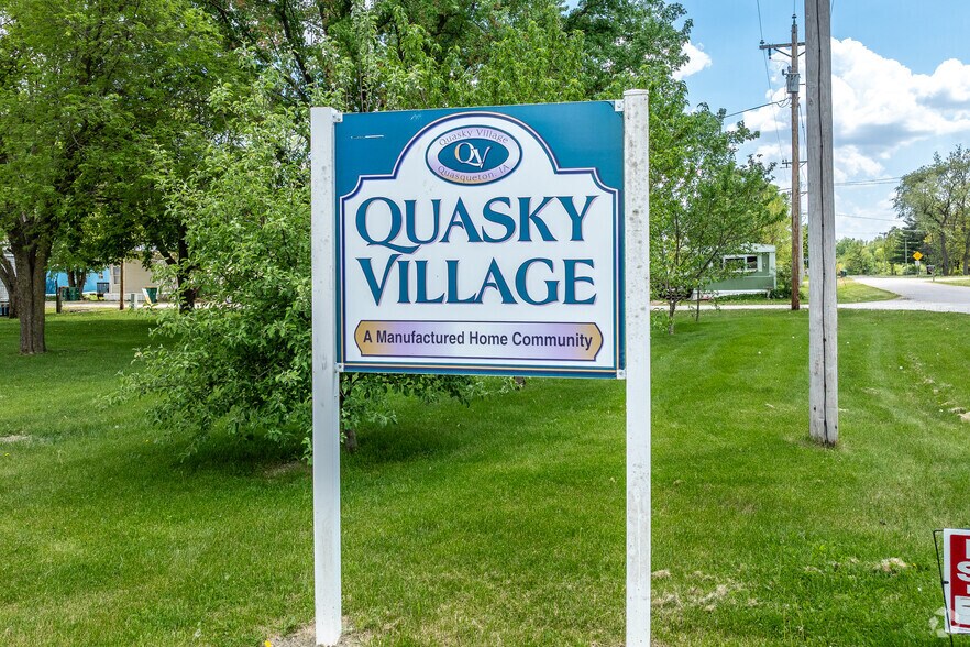 310 S 3rd St, Quasqueton, IA à vendre - Photo de l’immeuble – Image 2 sur 4