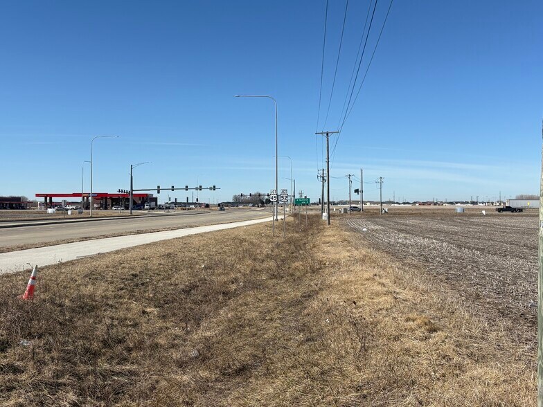 75 Bourbonnais Parkway, Bourbonnais, IL à vendre - Photo de l’immeuble – Image 2 sur 4