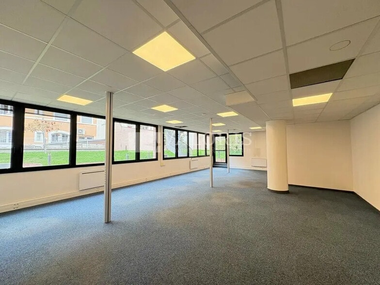 Bureau dans Lyon à louer - Photo de l’immeuble – Image 2 sur 11