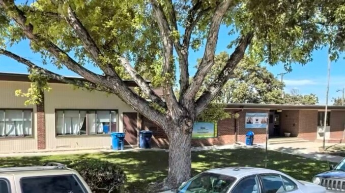 1353 Macon St, Aurora, CO à louer Photo de l’immeuble– Image 1 sur 6