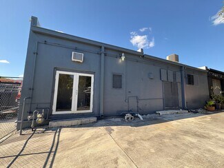 Plus de détails pour 12203-12207 NE 13th Ct, North Miami, FL - Industriel/Logistique à louer