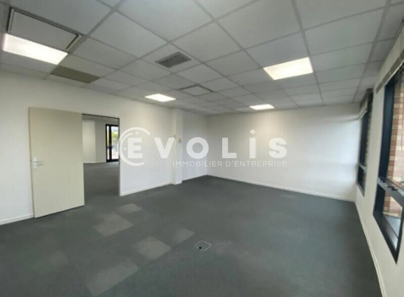 Bureau dans Massy à louer - Photo de l’immeuble – Image 3 sur 12