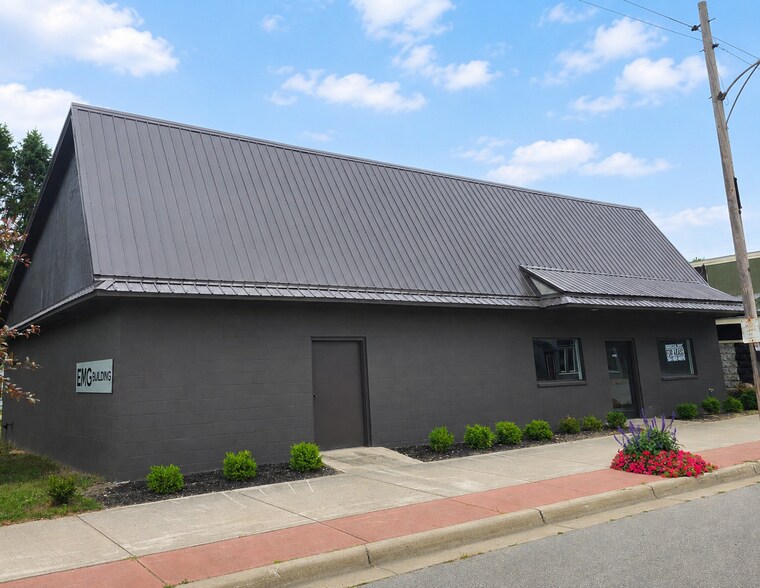 14821 Thompson Ave, Thompsonville, MI à vendre - Photo de l’immeuble – Image 2 sur 6