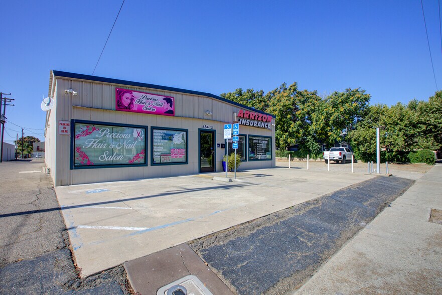 884 W Main St, Turlock, CA à vendre - Photo de l’immeuble – Image 2 sur 29