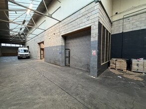 Raglan St, Preston à louer Photo intérieure– Image 2 sur 4