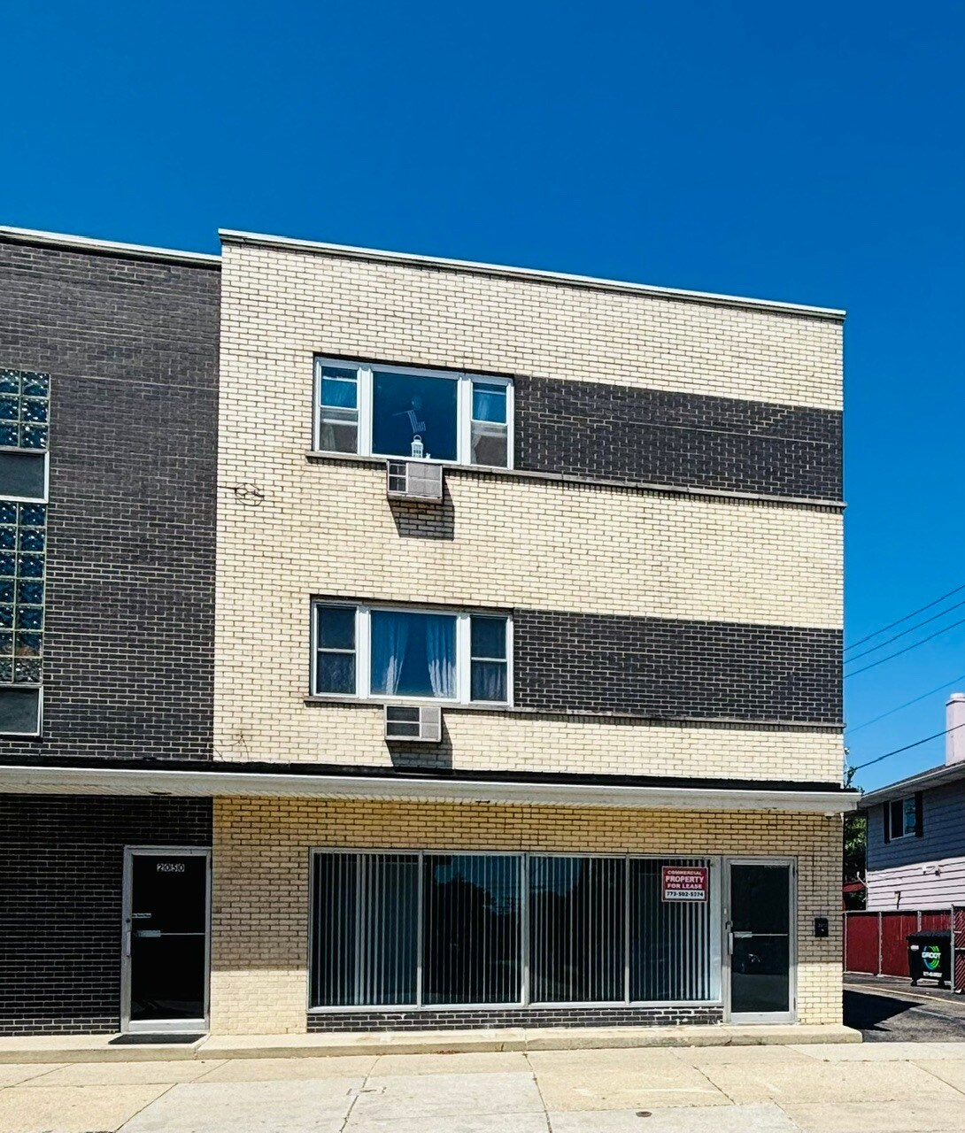 2052 Western Ave, Waukegan, IL à louer Photo de l’immeuble– Image 1 sur 23