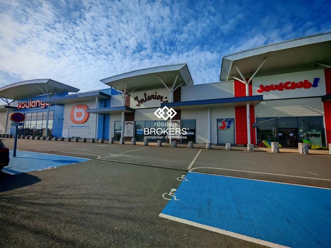 Local commercial dans Saint-Doulchard à louer Photo de l’immeuble– Image 1 sur 4