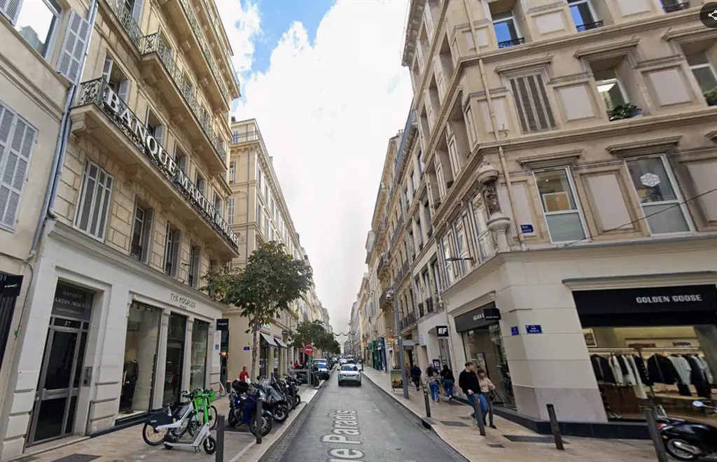 Local commercial dans Marseille à louer Photo de l’immeuble– Image 1 sur 5