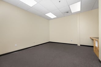 345 Crown Point Cir, Grass Valley, CA à louer Photo intérieure– Image 2 sur 19