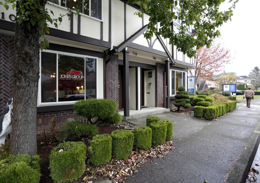 700-718 N Main Ave, Gresham, OR à louer - Photo de l’immeuble – Image 2 sur 3