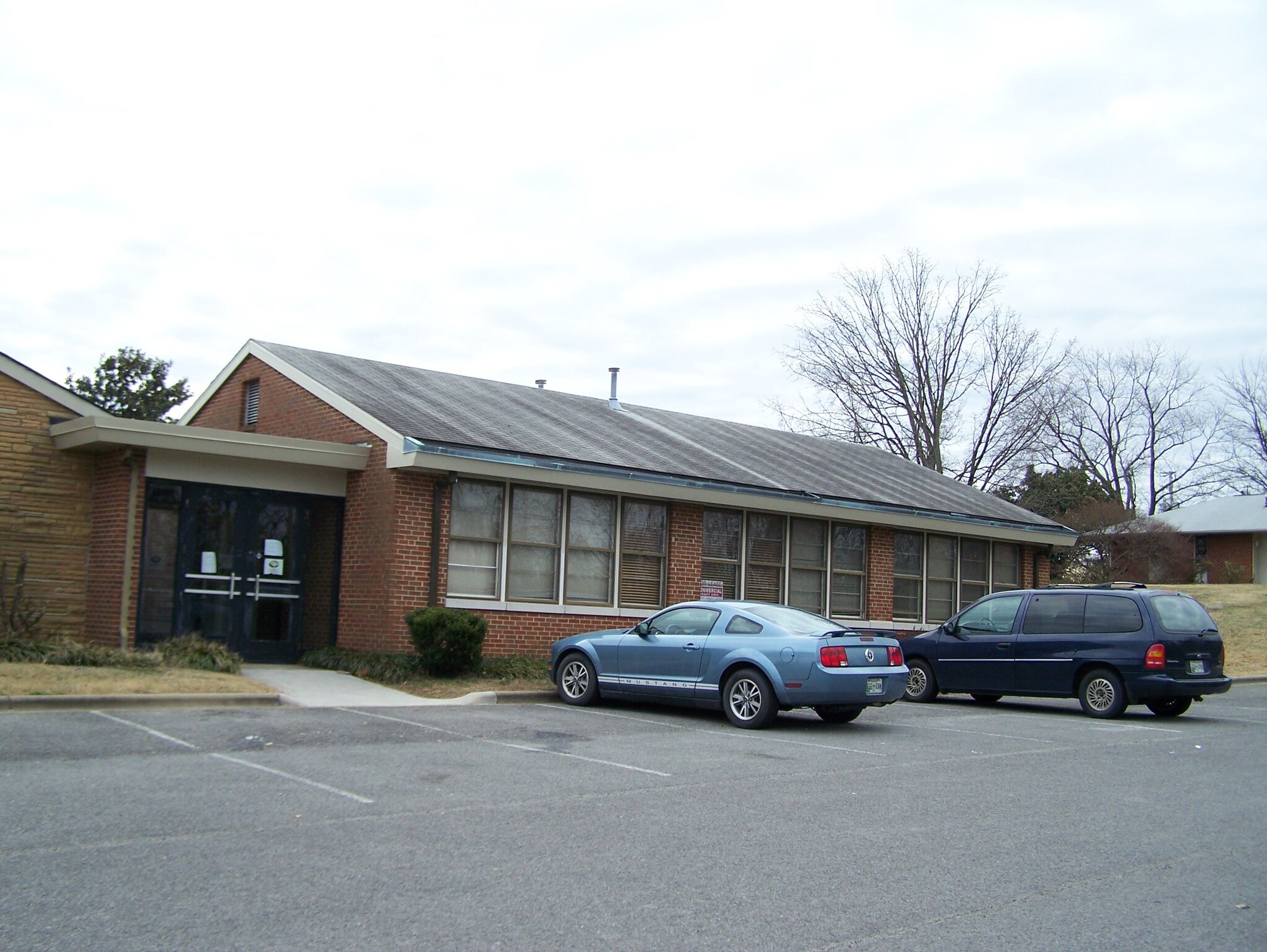8200 Kingston Pike, Knoxville, TN à louer Photo de l’immeuble– Image 1 sur 2