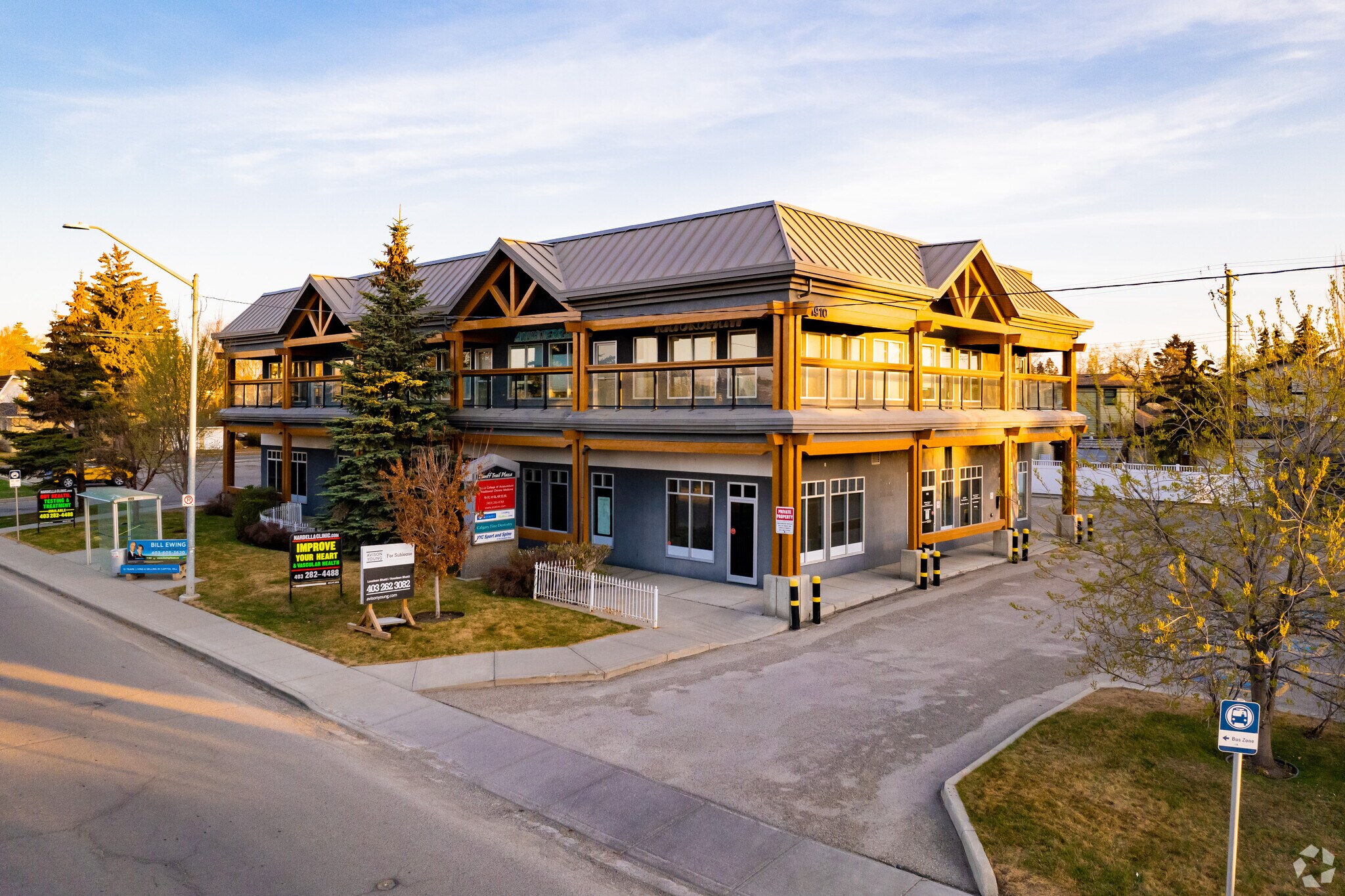 1910 20th Ave NW, Calgary, AB à louer Photo de l’immeuble– Image 1 sur 17