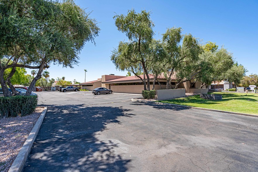 1847 E Southern Ave, Tempe, AZ à louer - Photo de l’immeuble – Image 3 sur 4
