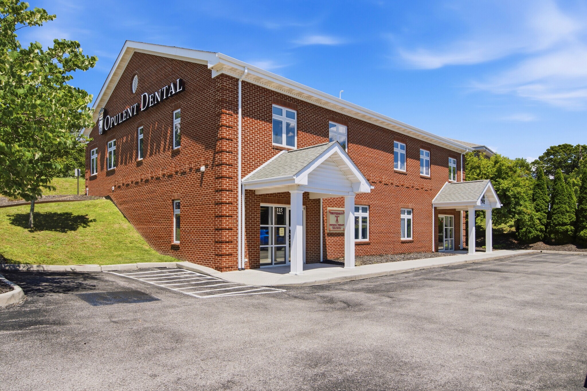 115 Akers Farm Rd, Christiansburg, VA à louer Photo de l’immeuble– Image 1 sur 22