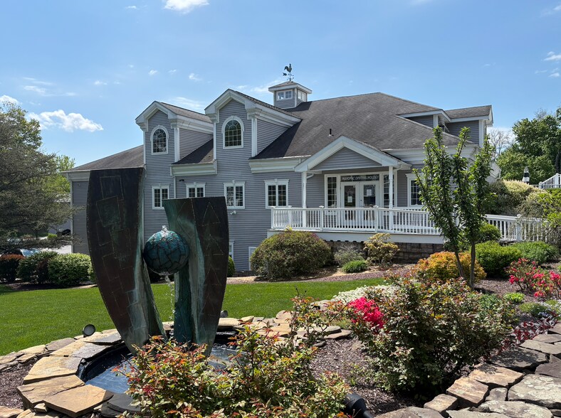 7 Miller Rd, Mahopac, NY à louer - Photo de l’immeuble – Image 3 sur 4