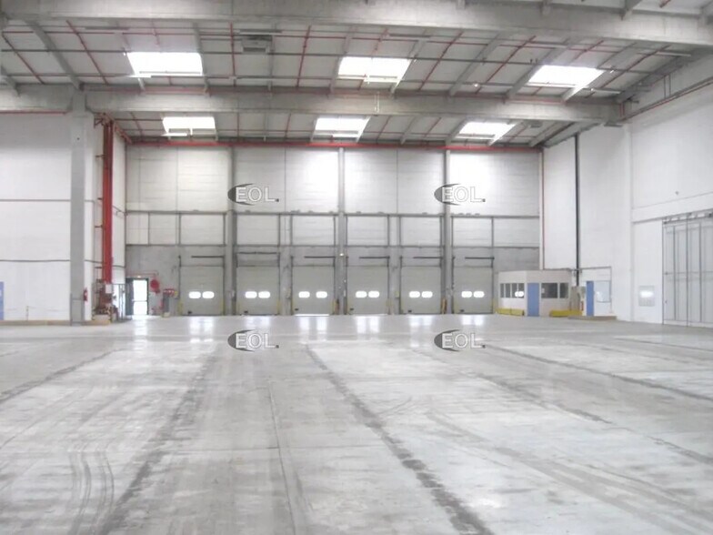 Industriel/Logistique dans Combs-la-Ville à louer - Photo de l’immeuble – Image 3 sur 6