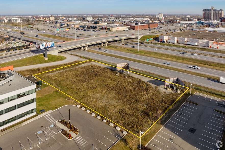 Pl Louis-R.-Renaud, Laval, QC à louer - Aérien – Image 3 sur 4